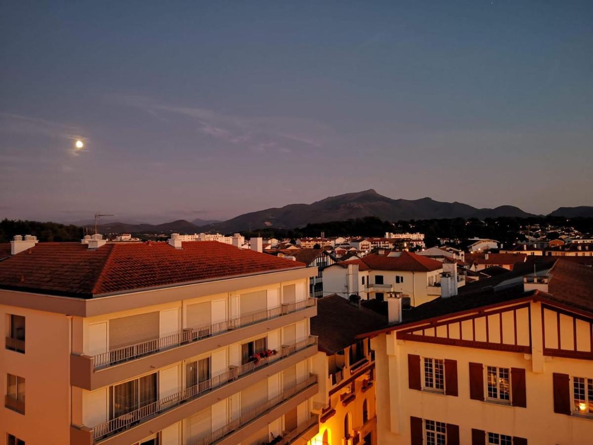 Studio Hyper Centre Avec Vue Sur Les Pyrenees แซ็งฌองเดอลูซ ภายนอก รูปภาพ
